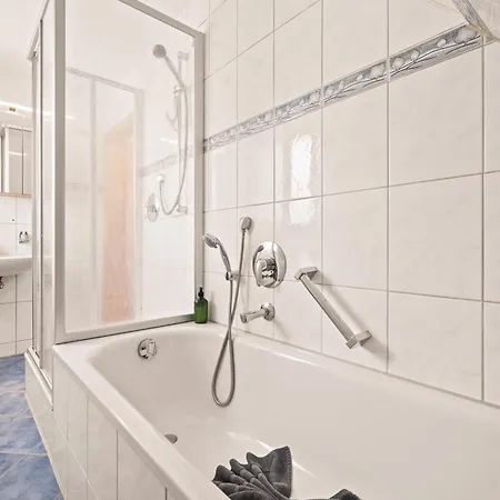 Heimatliebe In Direkter Seenaehe